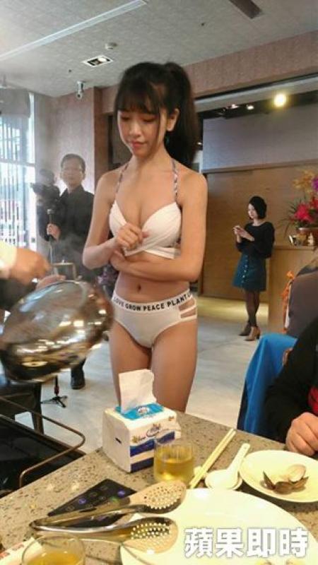 Al Ristorante ti servono in Bikini
Nel Distretto di Taipei Songshan ha aperto un nuovo ristorante, Oltre alle delizie nel piatto, che regalano tanta salute, il vero toccasana riguarda la salute visiva!